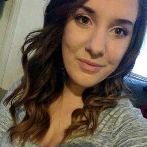 Meet your Posher, Carly